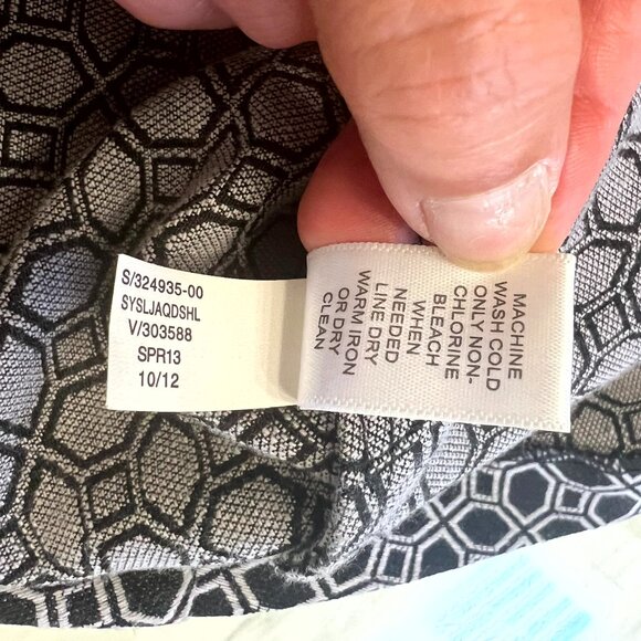 Banana Republic Woman's Peplum Top with Full Back Zipper - Spring '23 - - Picture 4 of 14